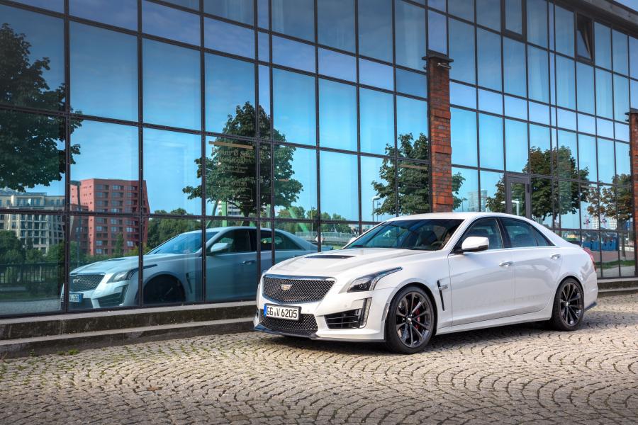  Cadillac CTS-V Carbon Black Edition 2017 года  (WW) (фото 6 из 24)
